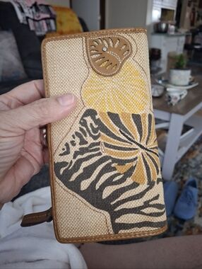 Relic Beige Tan and Yellow Floral Zebra-Print Wallet